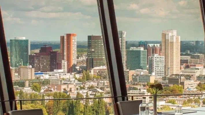 Vergaderen met uitzicht: drie locaties waar het landschap meepresenteert